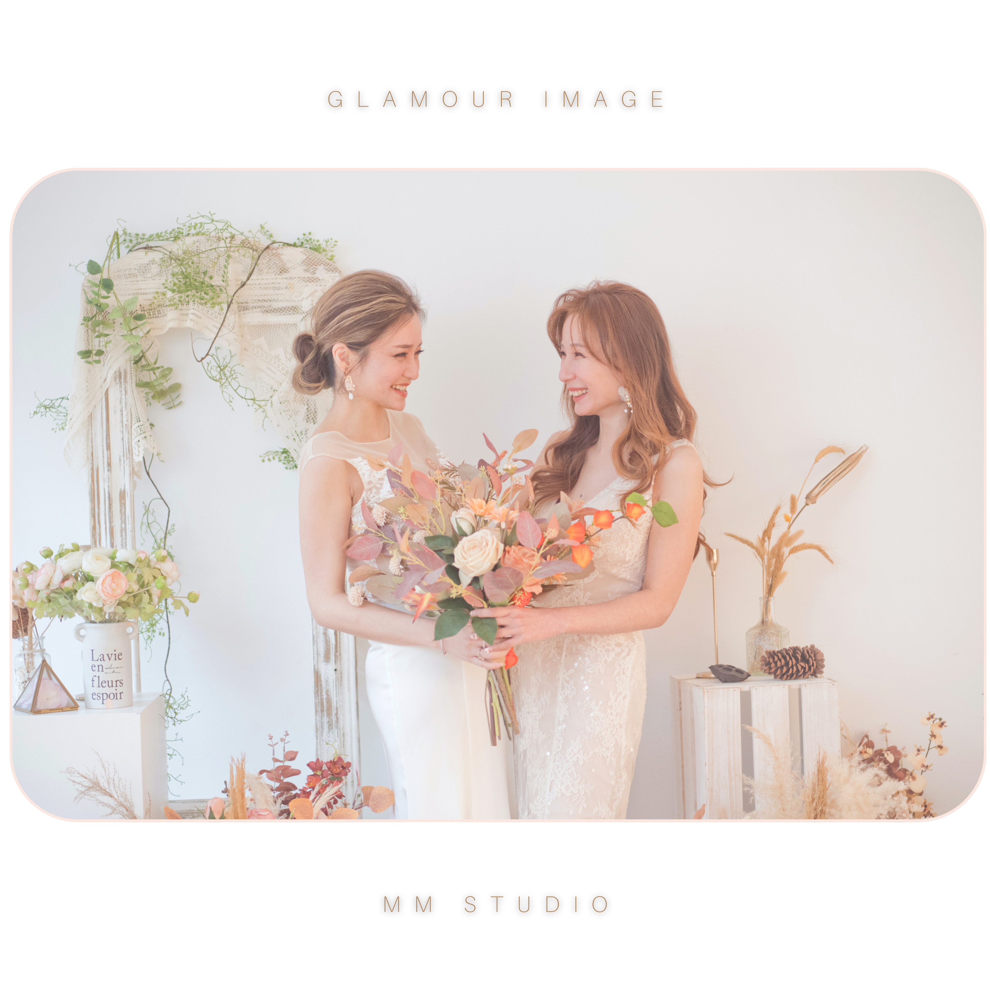 【閨蜜攝影套餐】PACKAGE FD Studio B 專業室內拍攝 | 含妝髮設計及精修照片 | 紀錄最美友誼 - Glamour Image