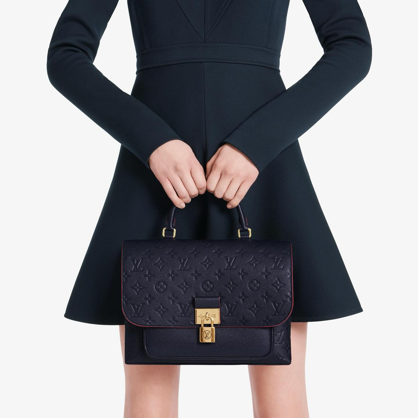 LV 🤍PRE OWNED Marignan 海軍藍真皮壓紋郵差包 💙