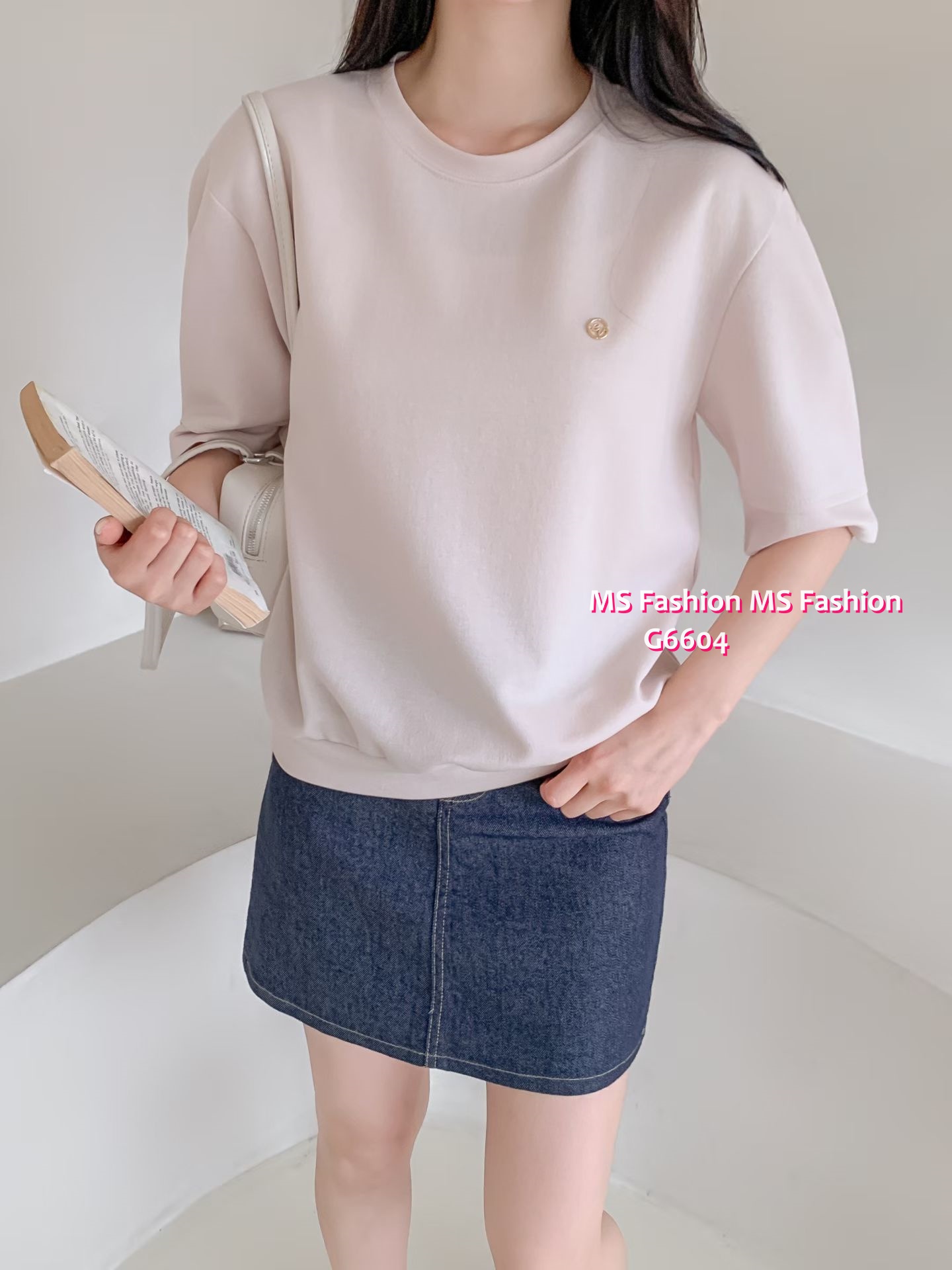 G6604 淨色小飾扣top