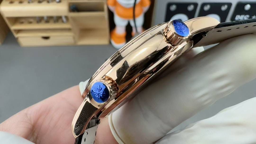 百达翡丽星空腕表：璀璨星河，腕间绽放