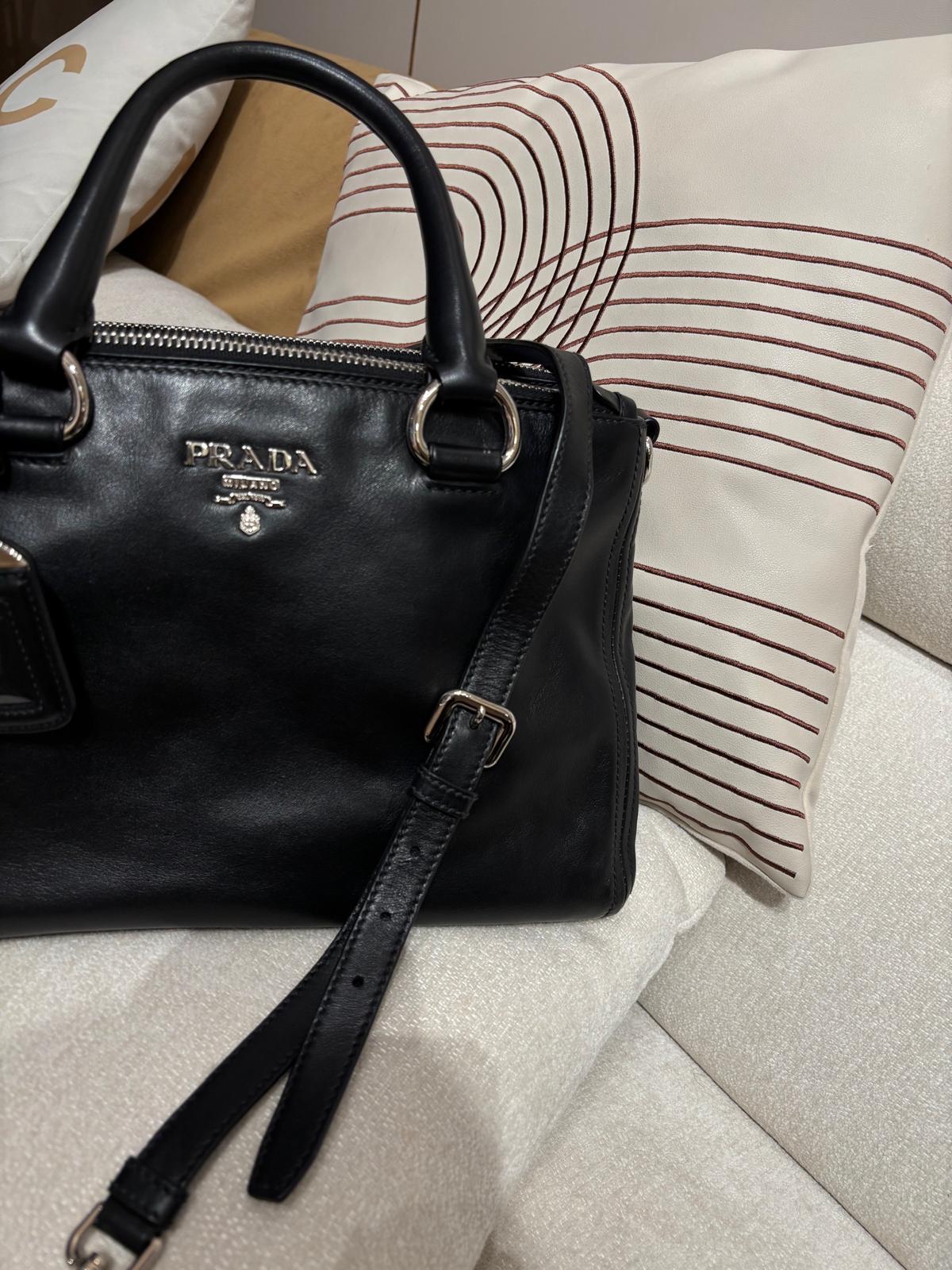 Prada 2Way Bag Calfksin 100%Authentic, 95%New ✅Dust bag