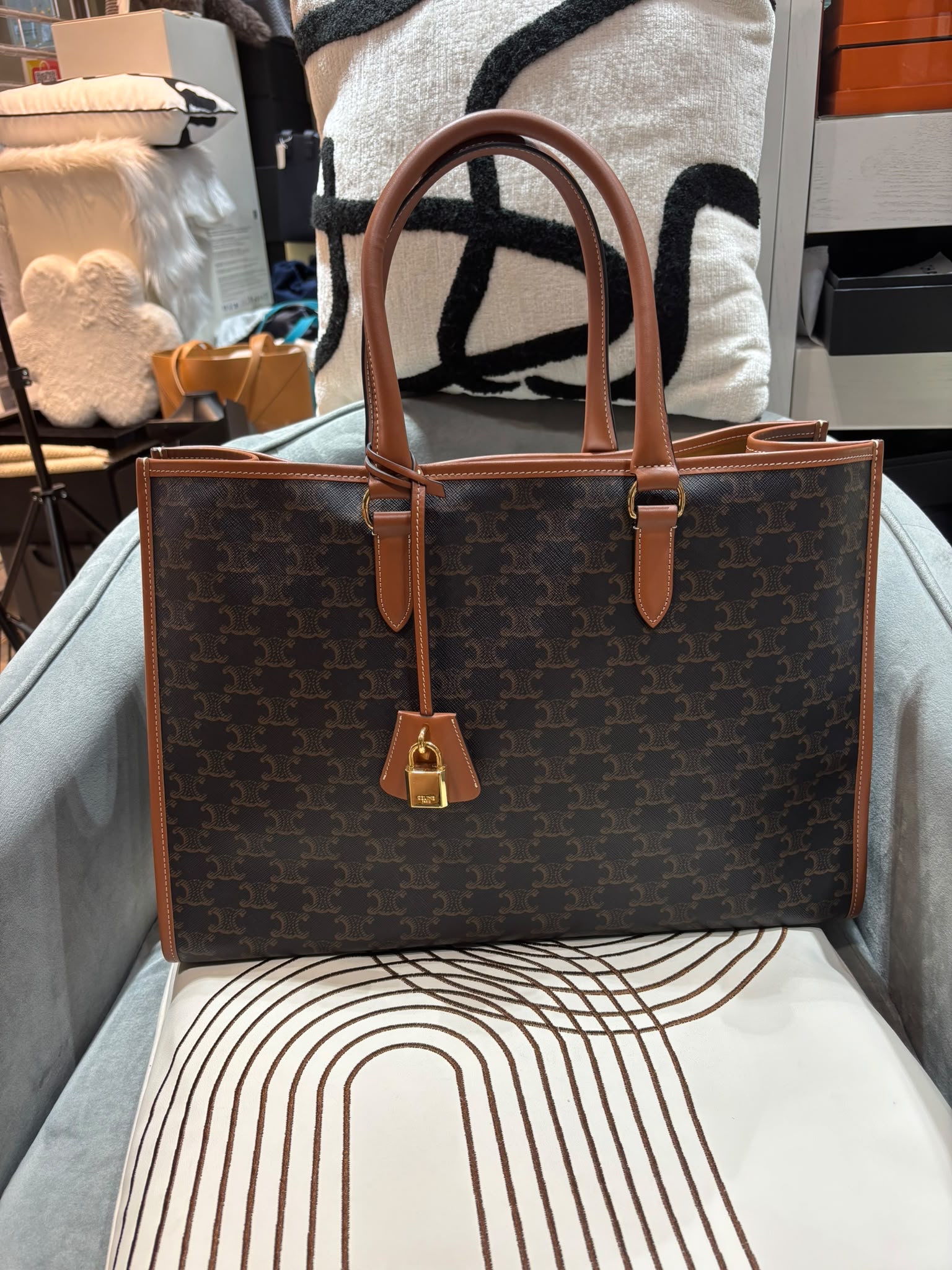 Celine Horizontal Cabas Tan tote bag 100%Authentic, 95%New ✅Dust bag
