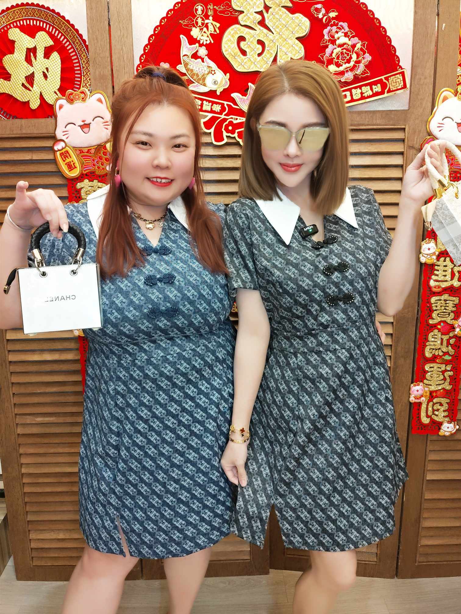 TW#5686 牛仔盘扣小V领连衣裙