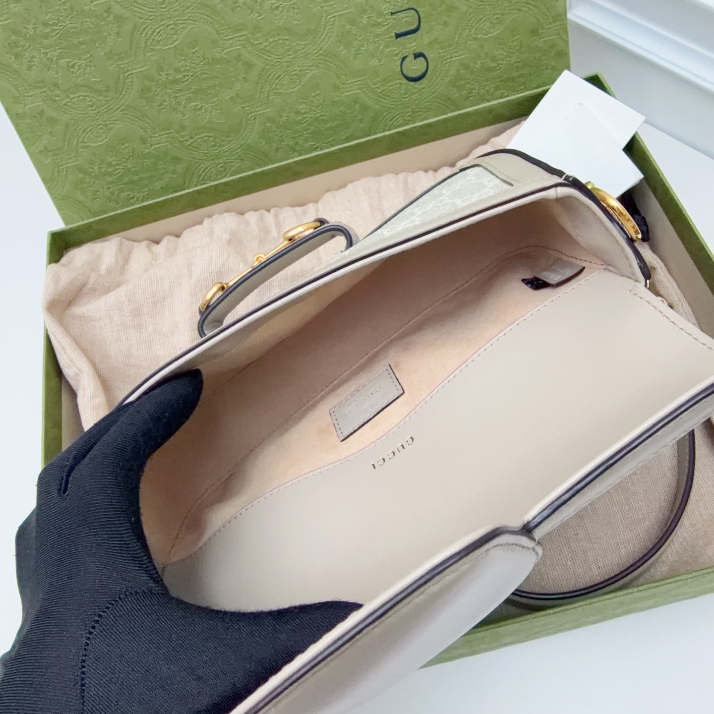 【預訂貨品】Gucci燕麥色法棍包腋下包 