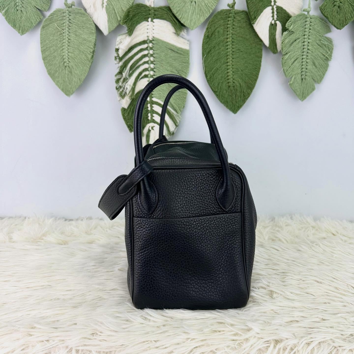 HERMES 🤍PRE OWNED Lindy 30 黑色銀扣 Z Stamp🖤