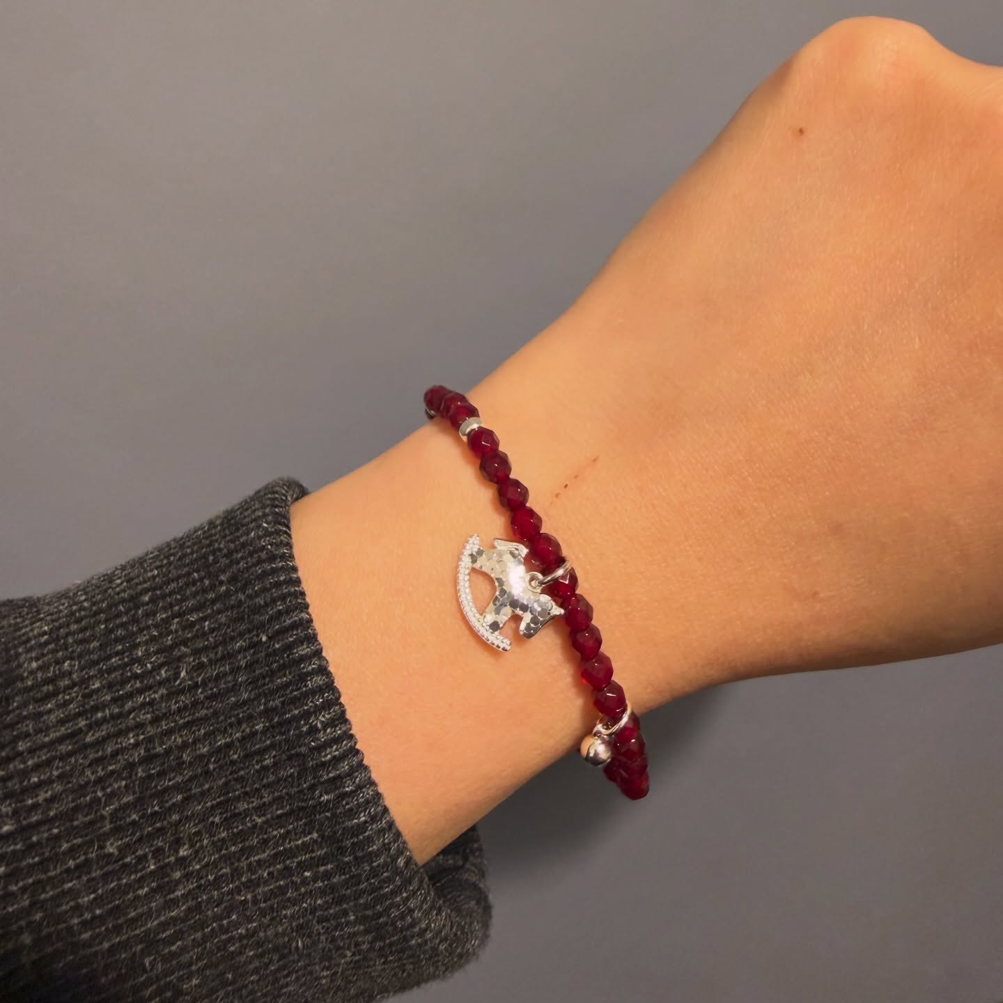 MMB001 紅石榴石 x 碎冰木馬 