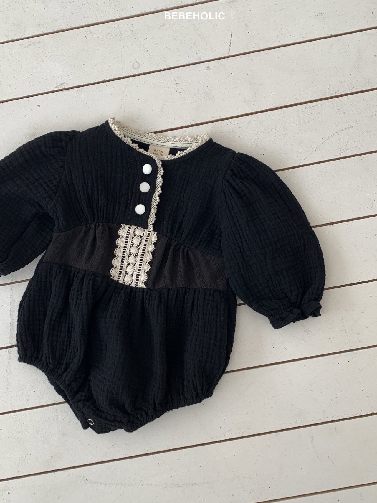 🌸預訂 韓國直送🌸🇰🇷BEBEHOLIC兩色蕾絲花邊長袖包屁衣