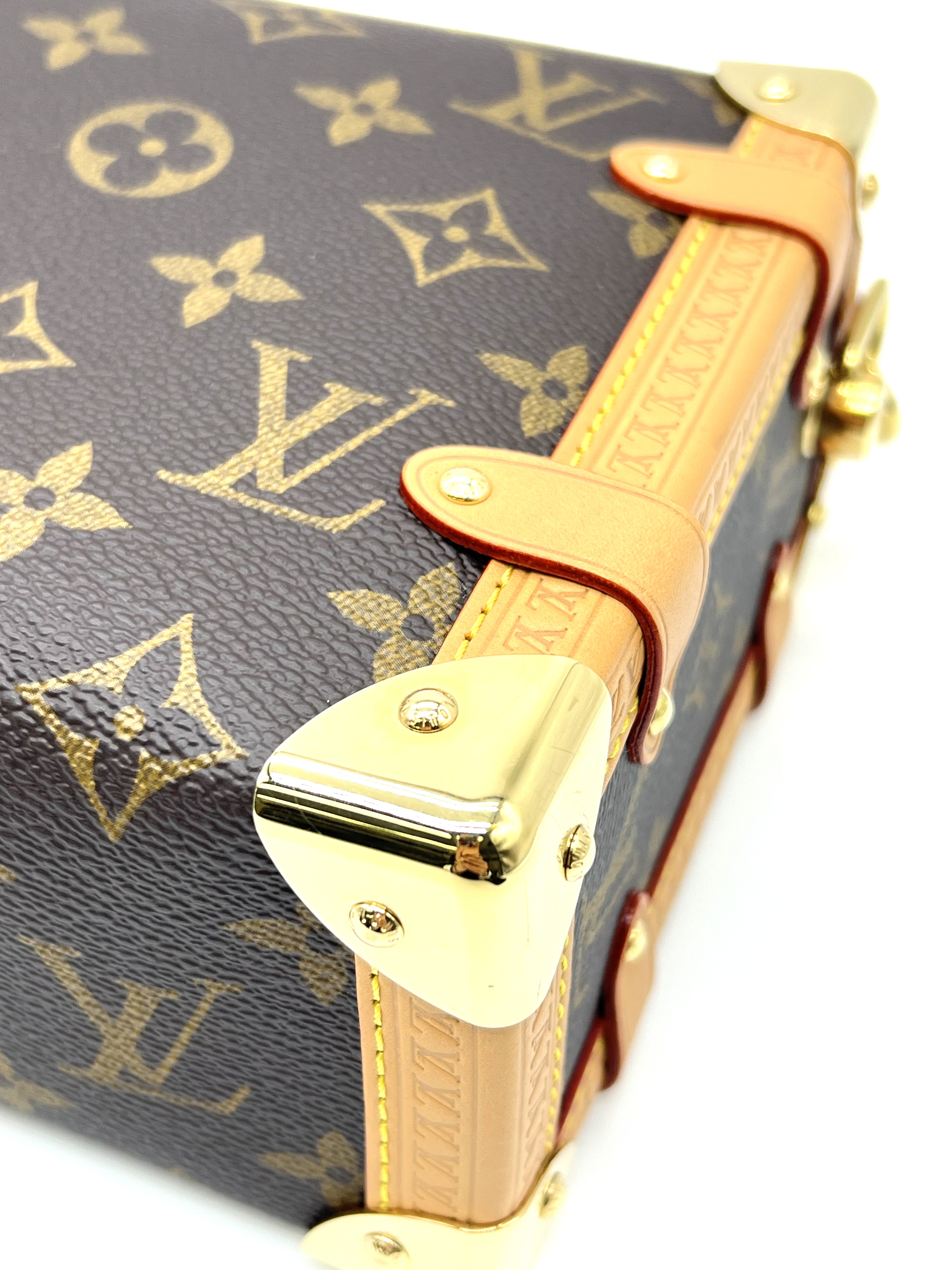 Pre-Owned LV Side Trunk MM / Product Code: 26042217