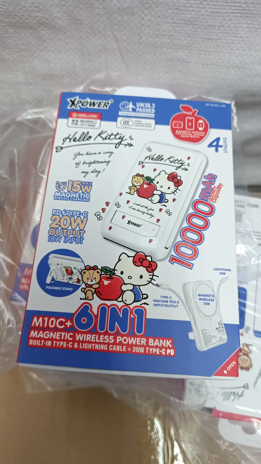 XPOWER Sanrio系列 6 合 1 磁吸無線充電寶，內置 Type-C 和 Lightning 線纜 + 20W Type-C PD