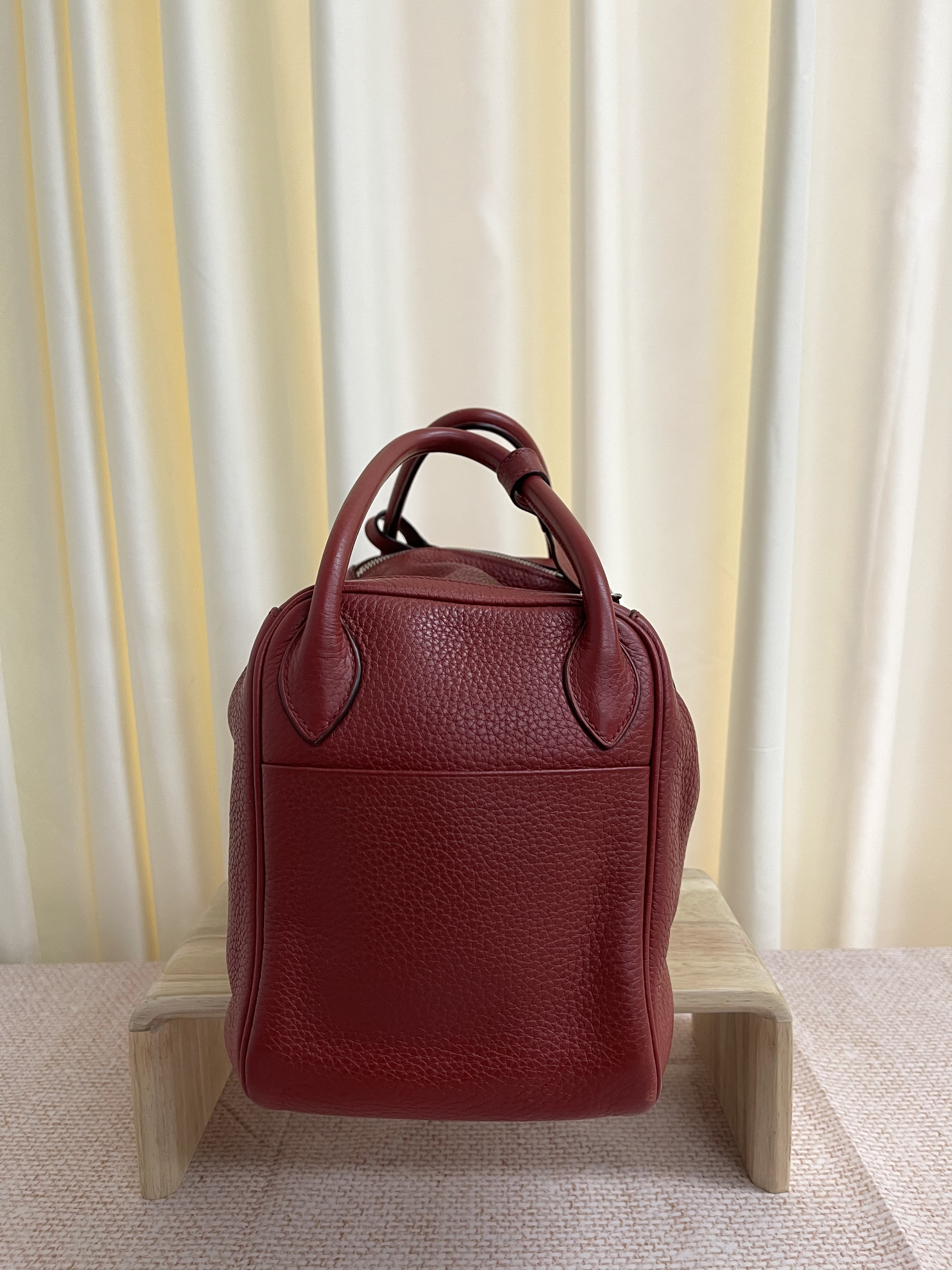 Pre-owned Hermes Lindy 30/ Stamp square M/ Product Code: 26020306