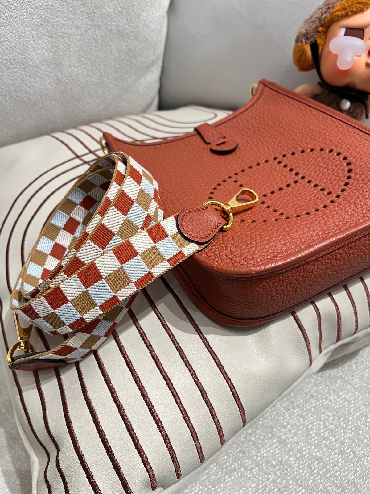 Hermes Mini Evelyne Stamp B 100%Authentic, 95%New ✅Dust bag