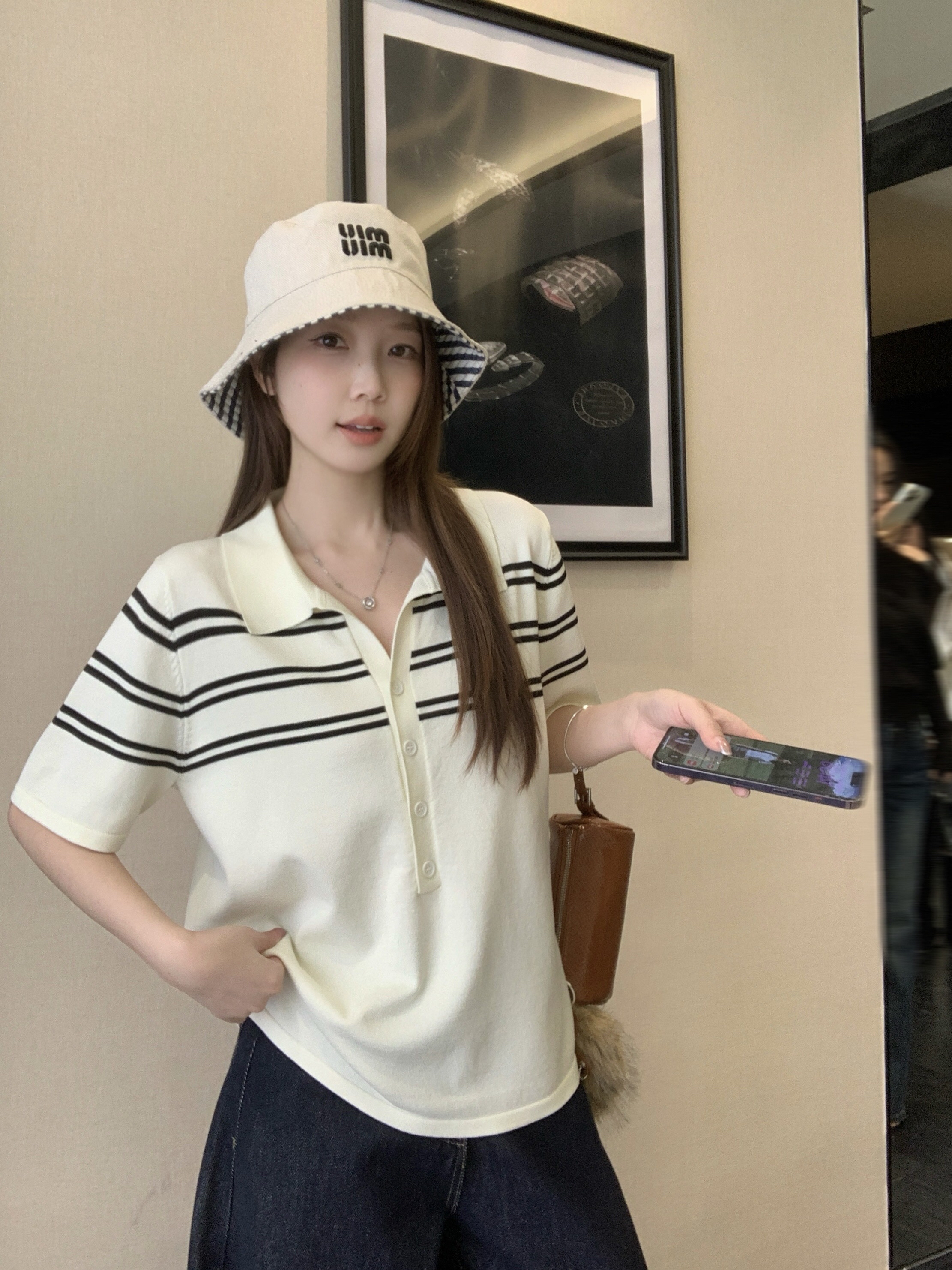 B04(69415) 韩系正肩翻领撞色三排双横纹肩3色针织上衣 