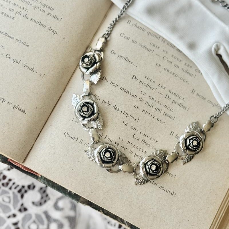 C.a. 1950-60s Silver Tone Five-Rose Necklace (MT2341)