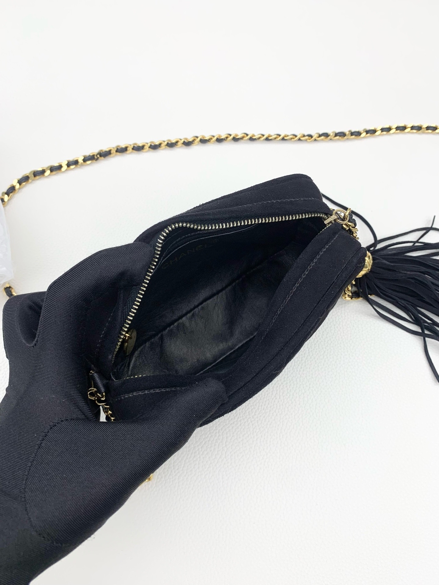 【預訂貨品】閒置新⭐️  Chanel黑色麂皮山羊皮金球流蘇相機包