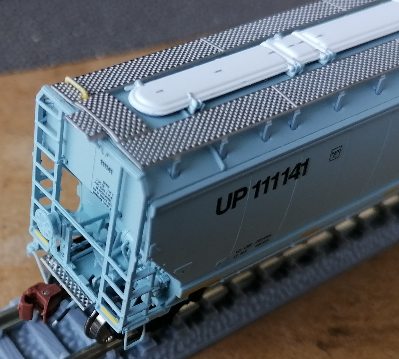UP Gunderson 5188 Covered Hopper, Union Pacific/High Reporting Marks Scaletrains N