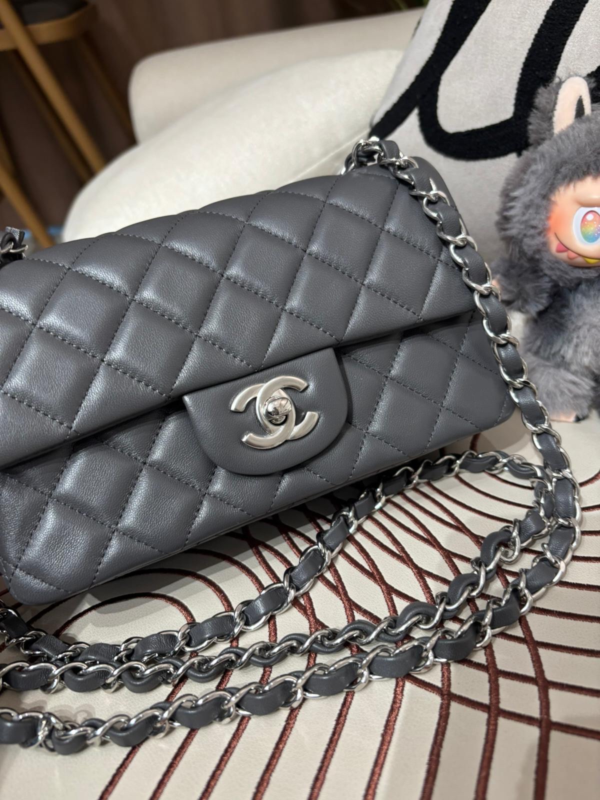 Chanel Mini Flap A69900 Grey 100%Authentic, 98%New ✅收據副本✅晶片✅Dust bag✅box