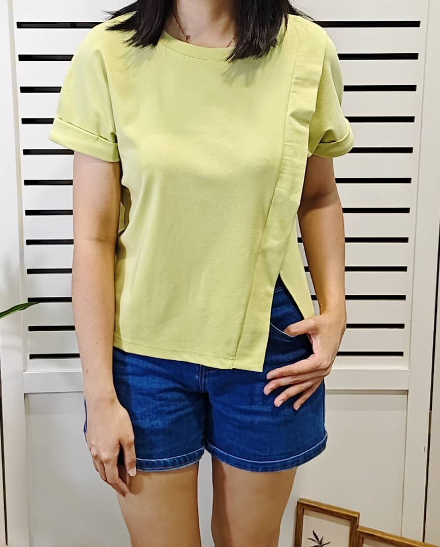 M5065 Round Neck Over Shoulder Details Tee