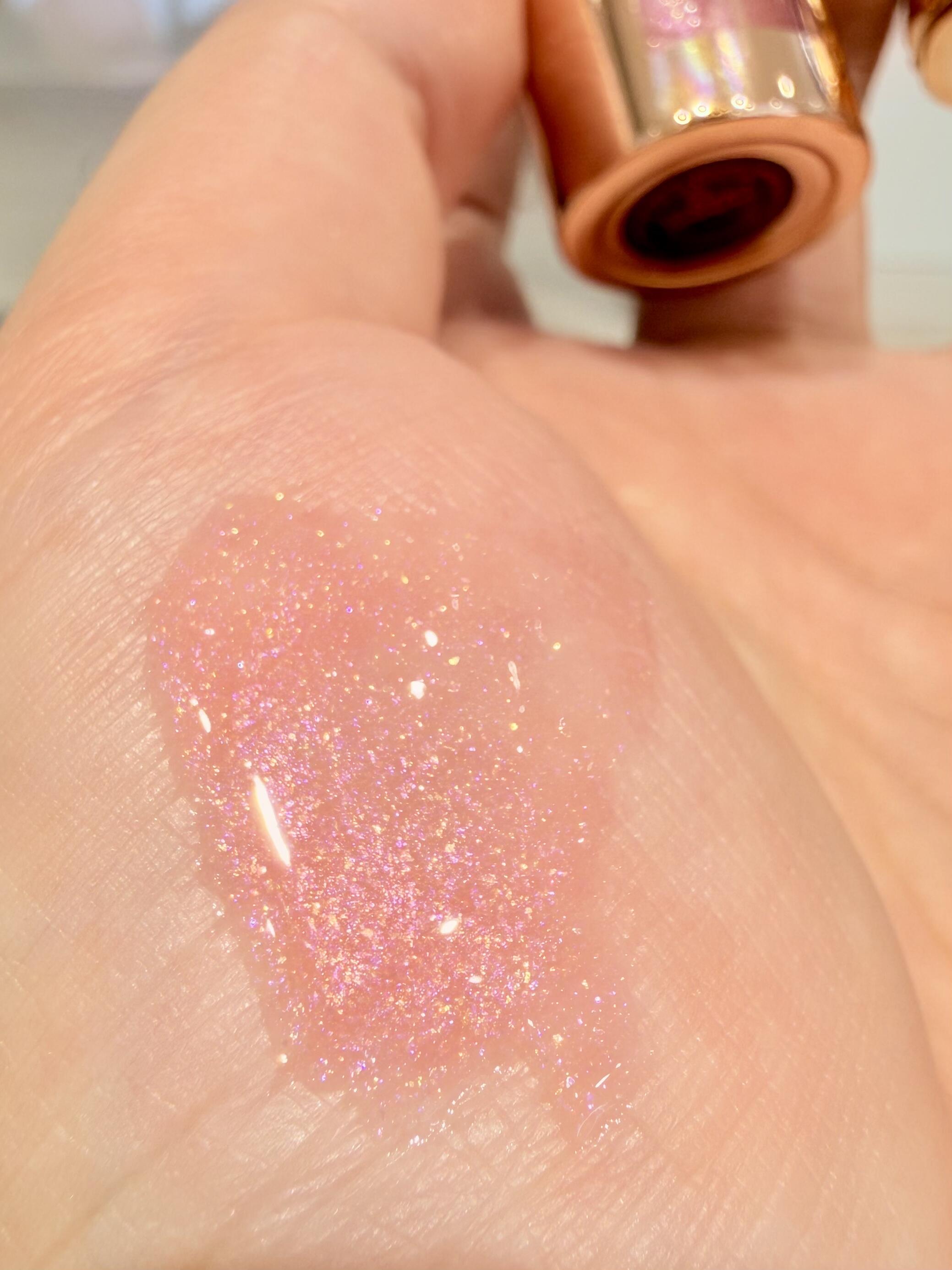 靚價❗️💖一秒豐唇 #Strawberry chocolate 透金粉 Charlotte Tilbury CT PILLOW TALK BIG LIP PLUMPGASM 夢幻豐感唇蜜 