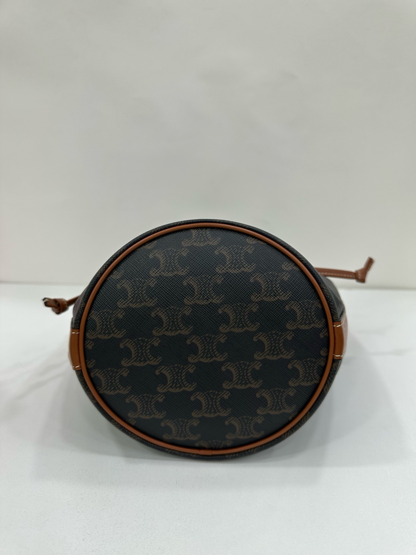 直播貨品 |  [1個-$100 2個-$300］E03