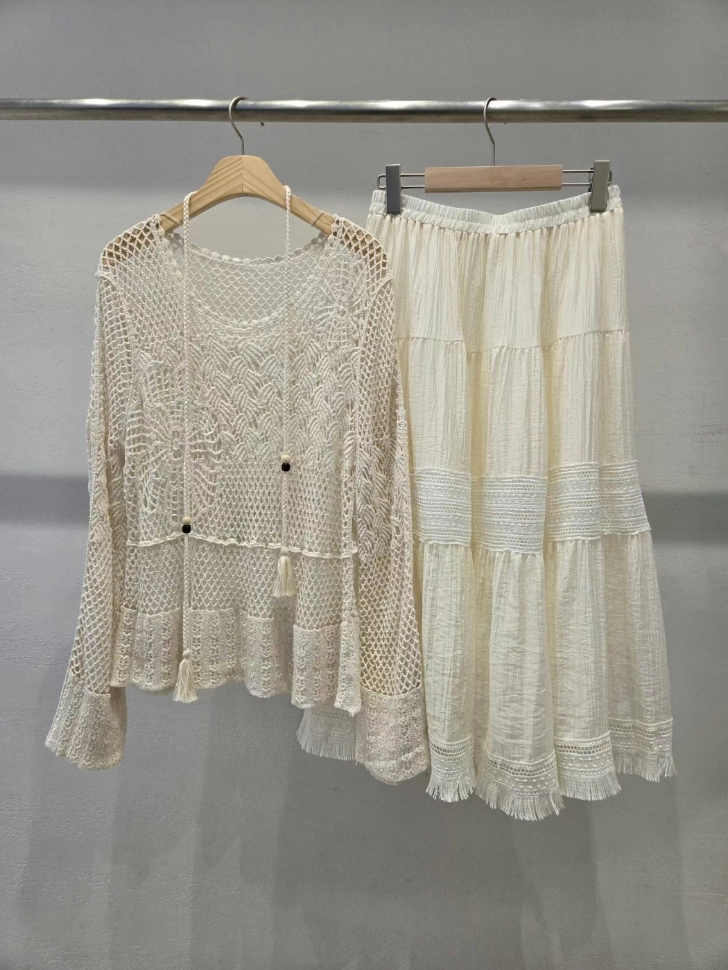 Bohemian Crochet Top & Tiered Maxi Skirt Set ‖ 波西米亚钩花罩衫半身裙套装 KR0699171