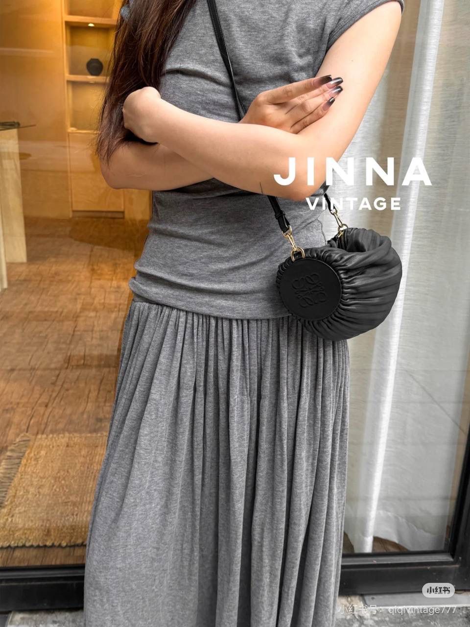 Loewe罗意威 Luna 小号褶皱纳帕皮革单肩包