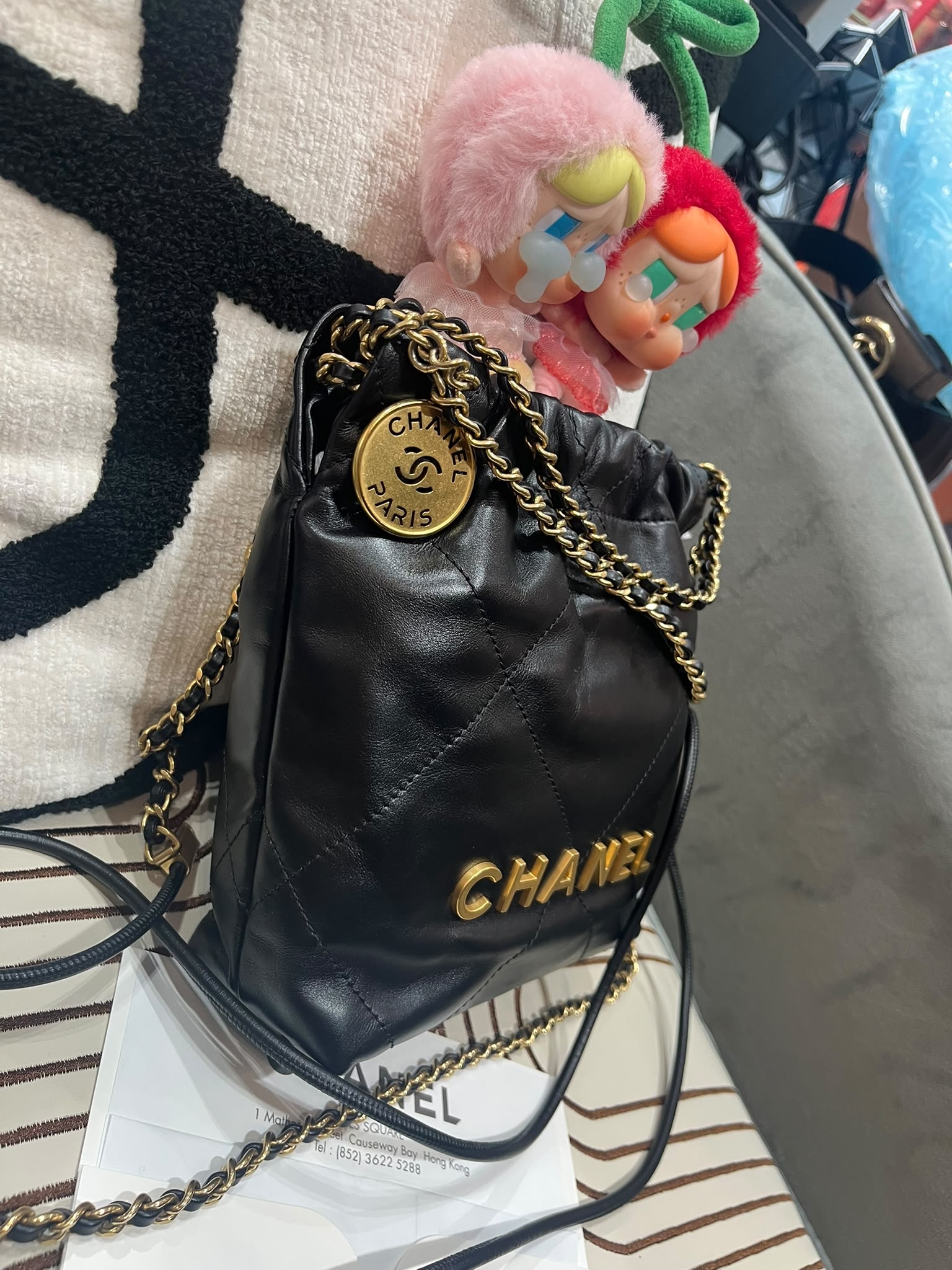 Chanel 22 Mini 黑金 Calfskin  100%Authentic, 98%New  ✅收據✅晶片✅Dust bag✅Box 