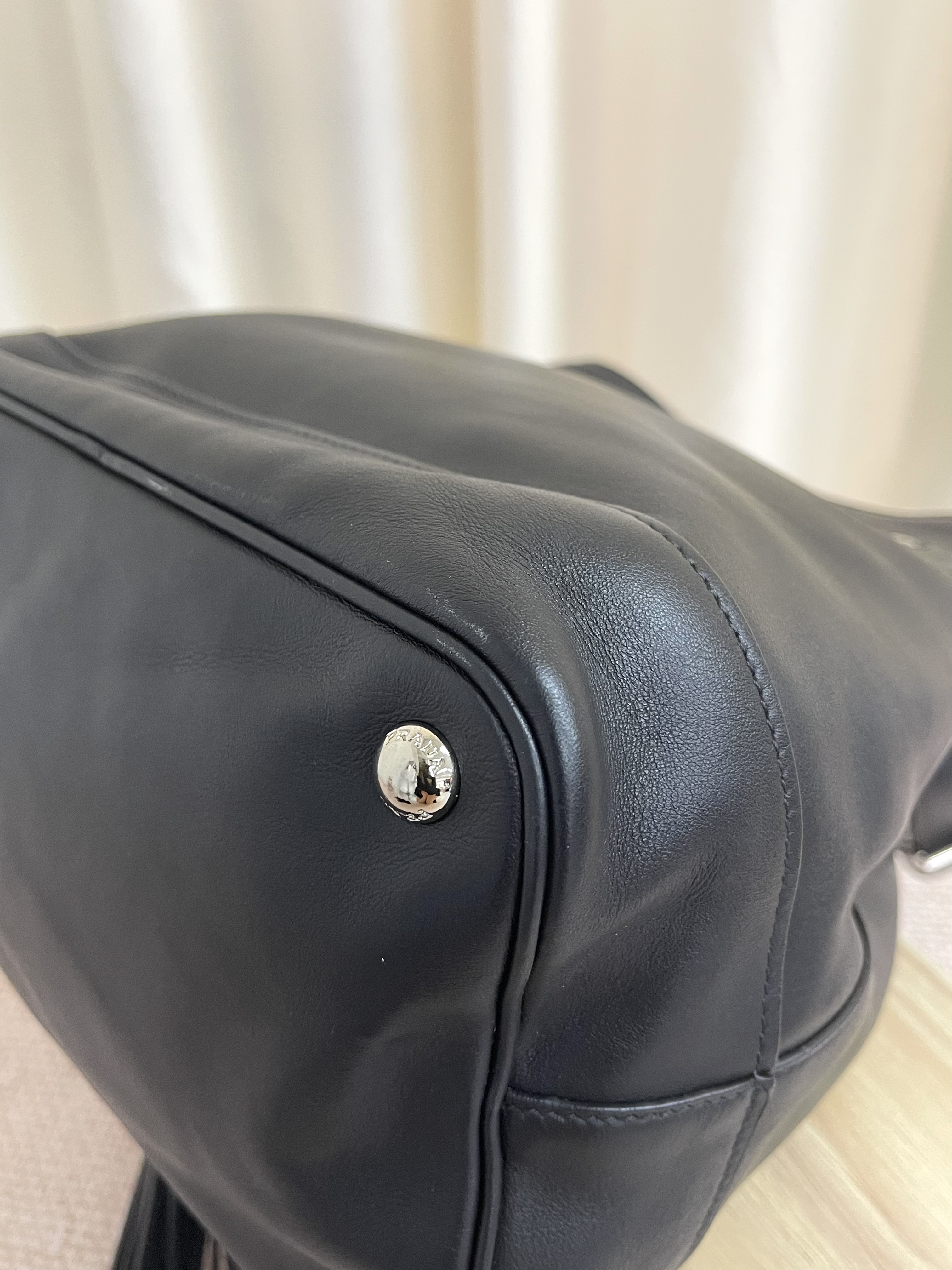 Pre-owned Prada Bucket Bag / Product Code: 26021305