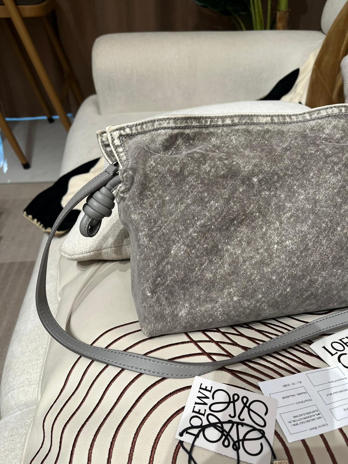 Loewe flamenco Clutch mini grey denim 特別版洗水牛仔布 100%Authentic, 95%New ✅Gift Receipt ✅Dust bag
