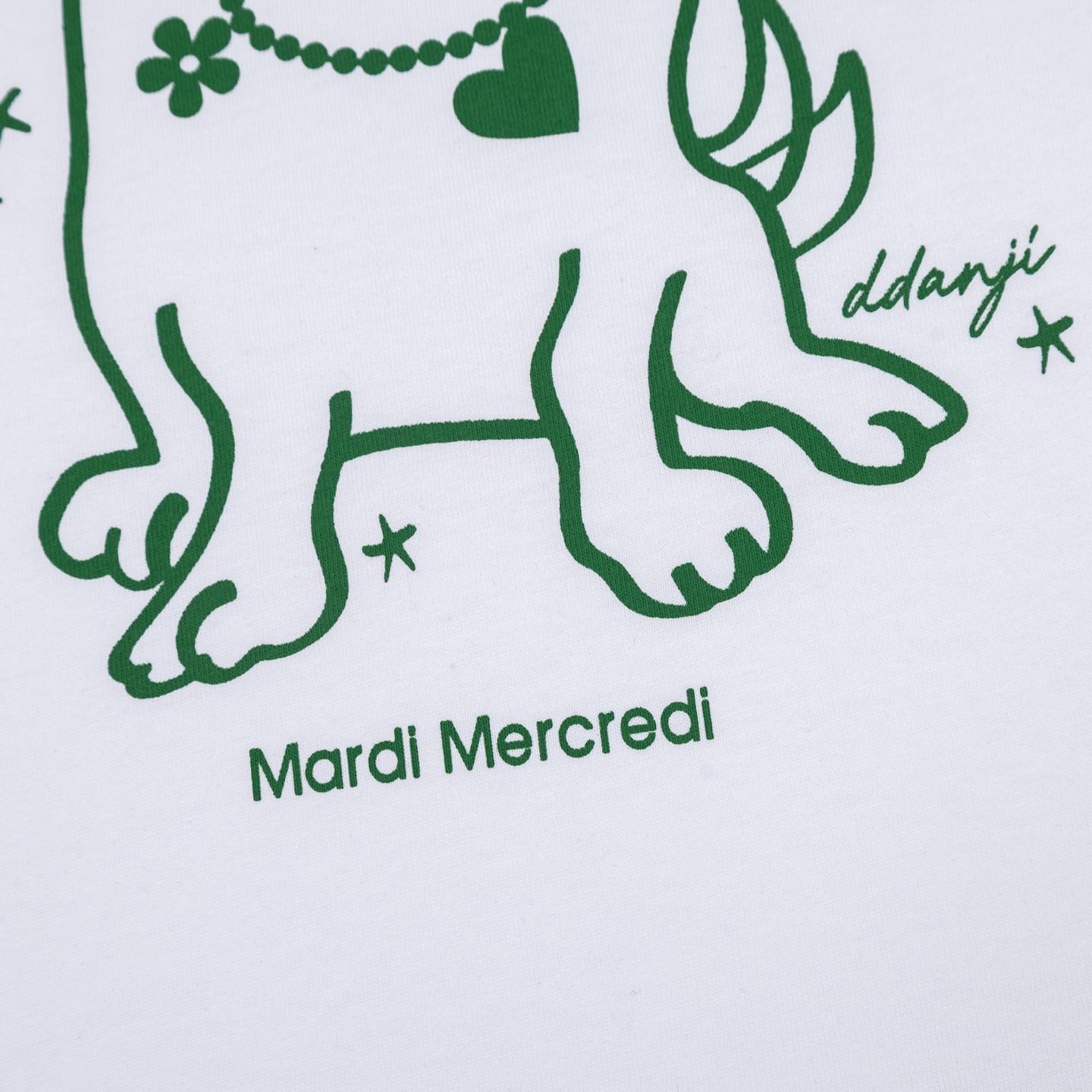 Mardi Mercredi Swing The Tail Ddanji Pearl Necklace T-shirt