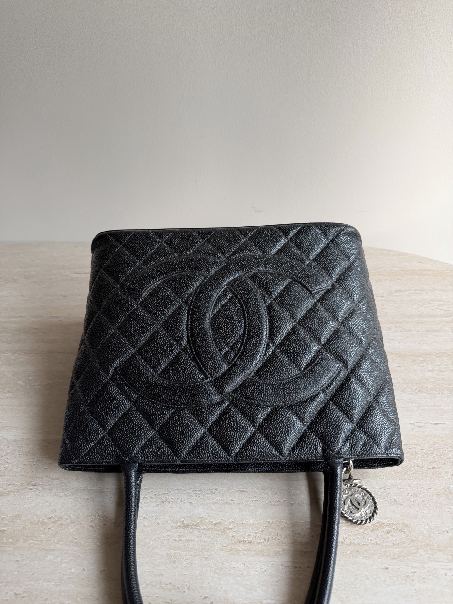 【預訂貨品】Chanel黑銀tote bag