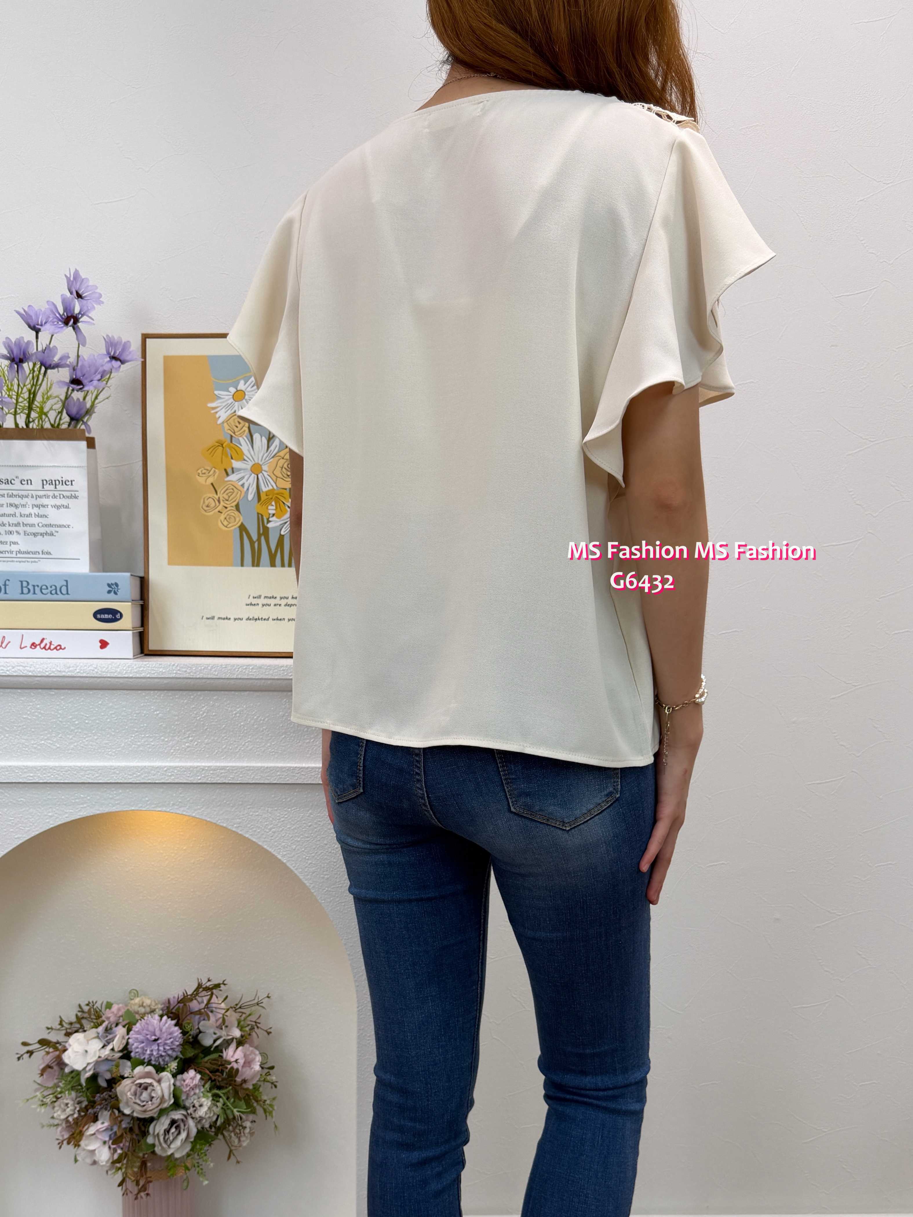 G6432 靚料通花領top