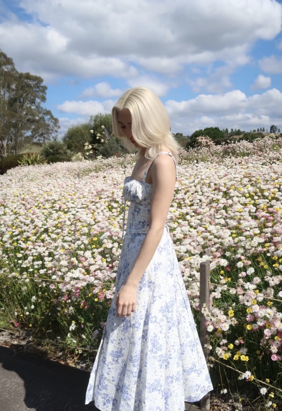 DR432蓝色吊带碎花裙