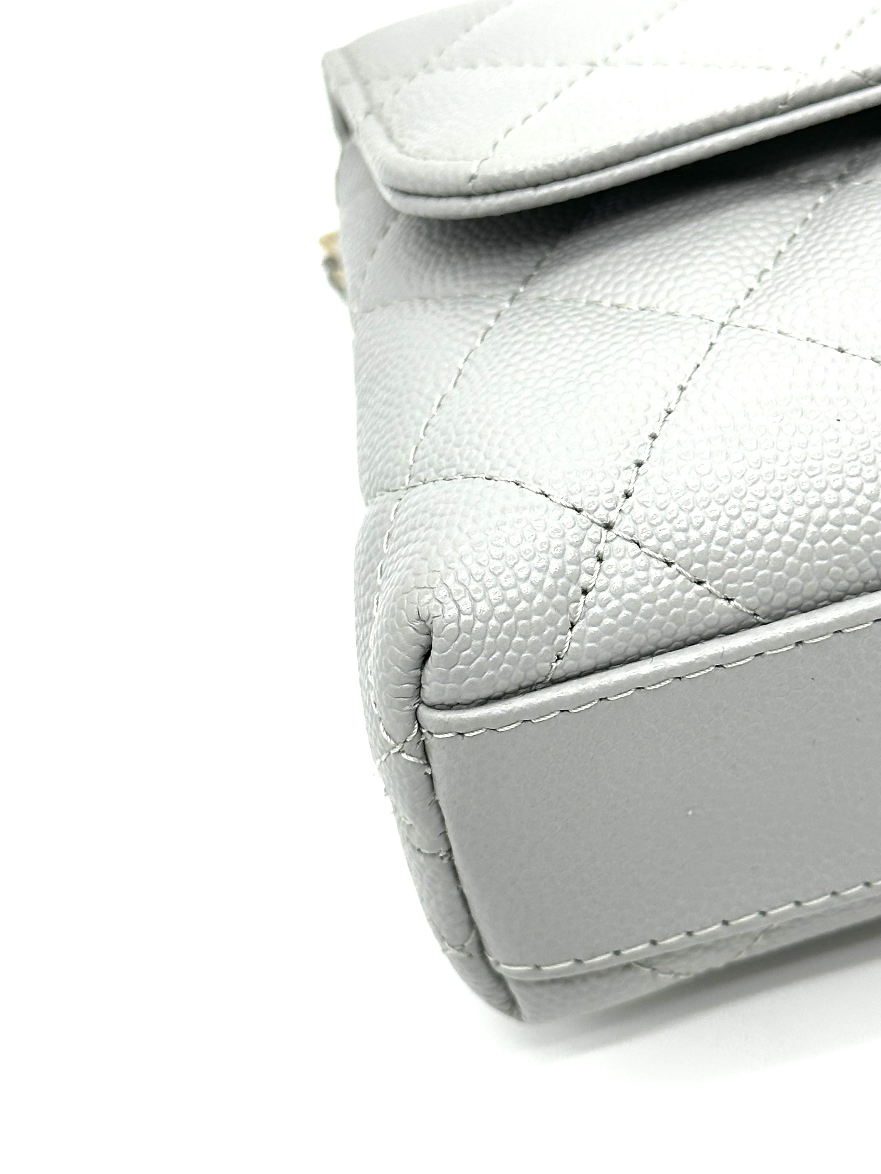 Pre-Owned CHANEL Quilted Caviar Coco Top Handle Flap Bag / Product Code: 26042109