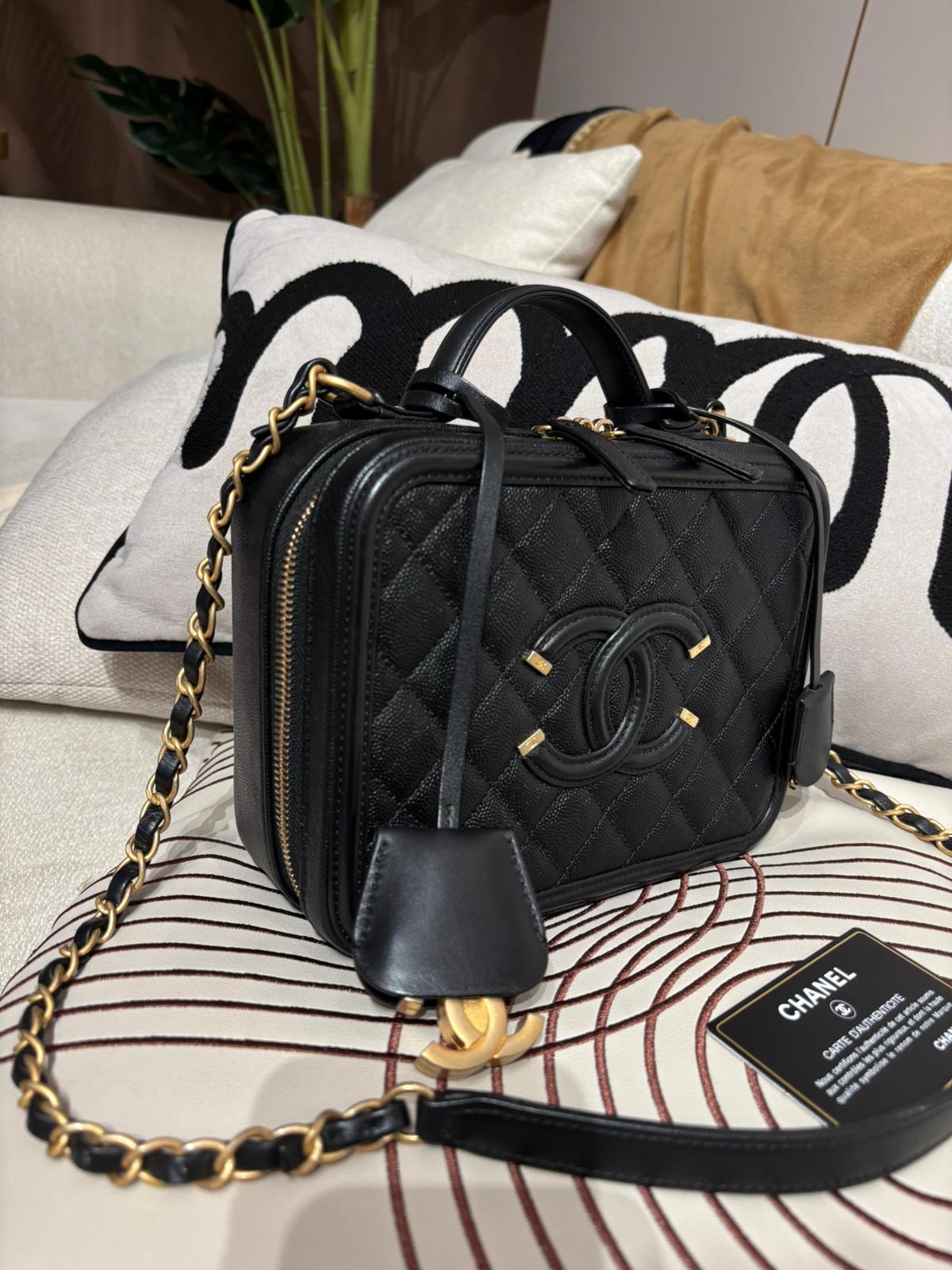 Chanel cc filigree vanity with chain 21cm 黑色荔枝牛皮金鏈 100%Authentic ,98%new ✅25card✅dust bag ✅盒 