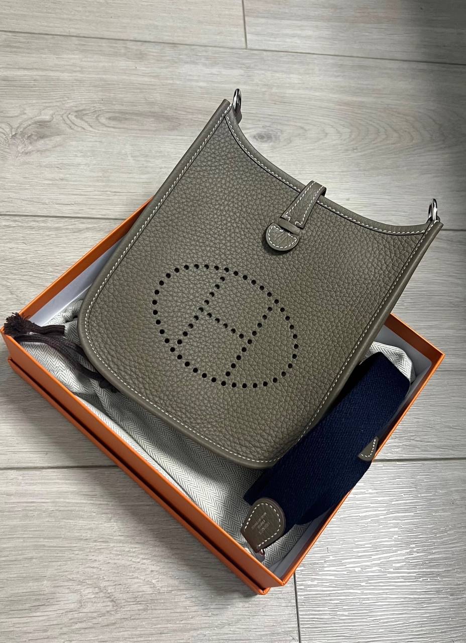 Mini Evelyne 大象灰銀扣 深藍色肩帶 K Stamp
