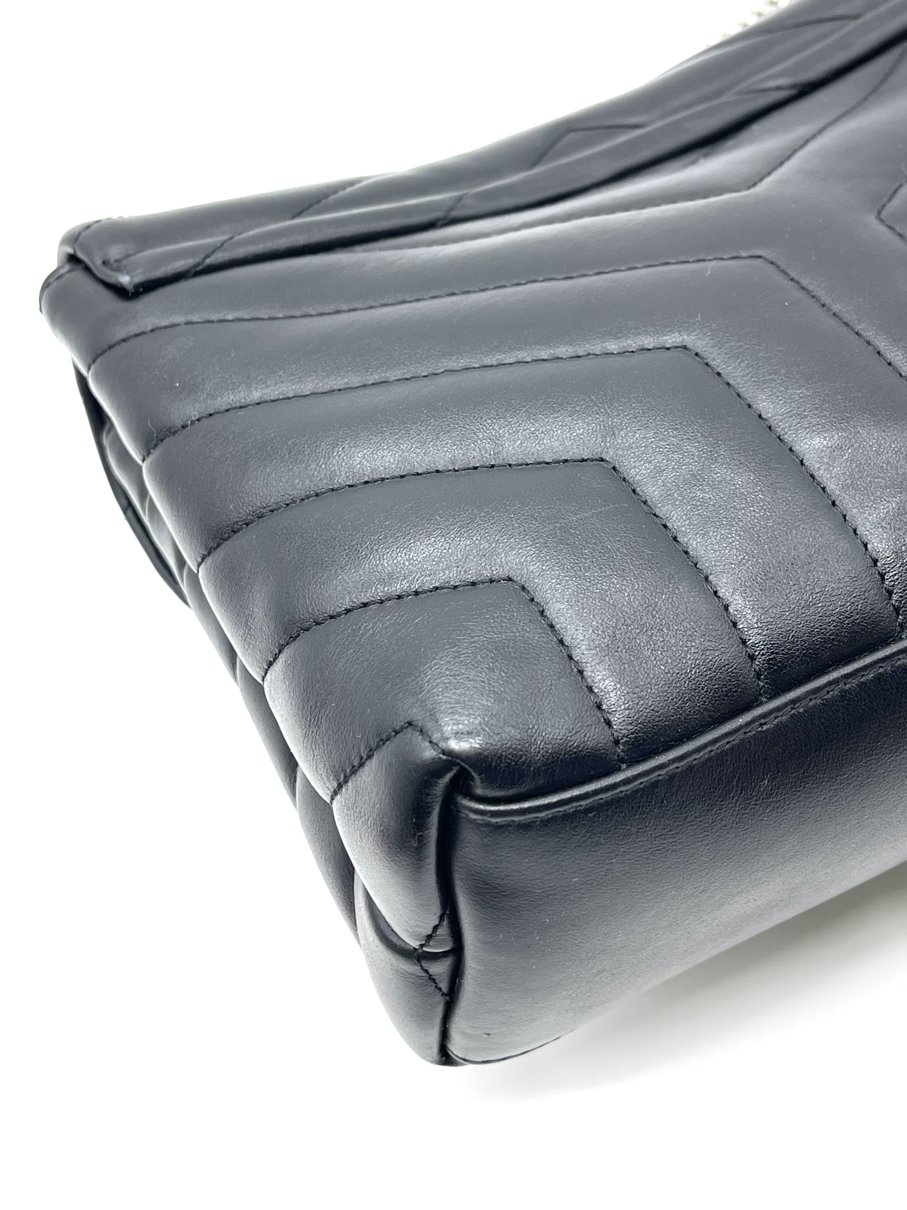 Pre-owned YSL Loulou : Product Code: 26032333