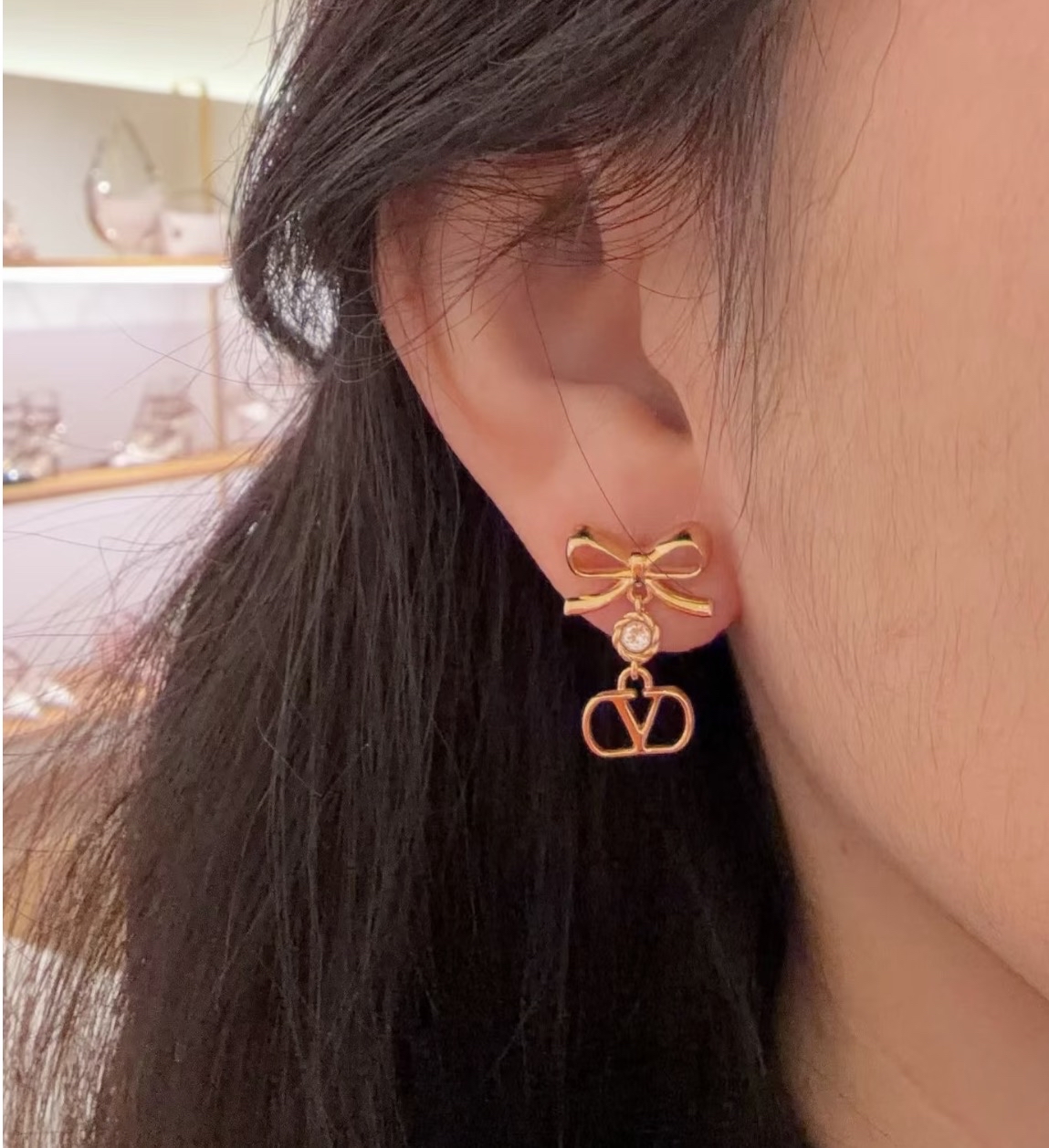 折後✨新款🆕訂貨📮 Valentino 蝴蝶結VLogo Swarovski 閃石 耳環