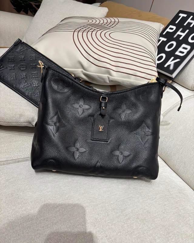 Lv carryall pm Monogram Empreinte Leather 100%Authentic,95%new ✅肩帶✅塵袋✅pouch