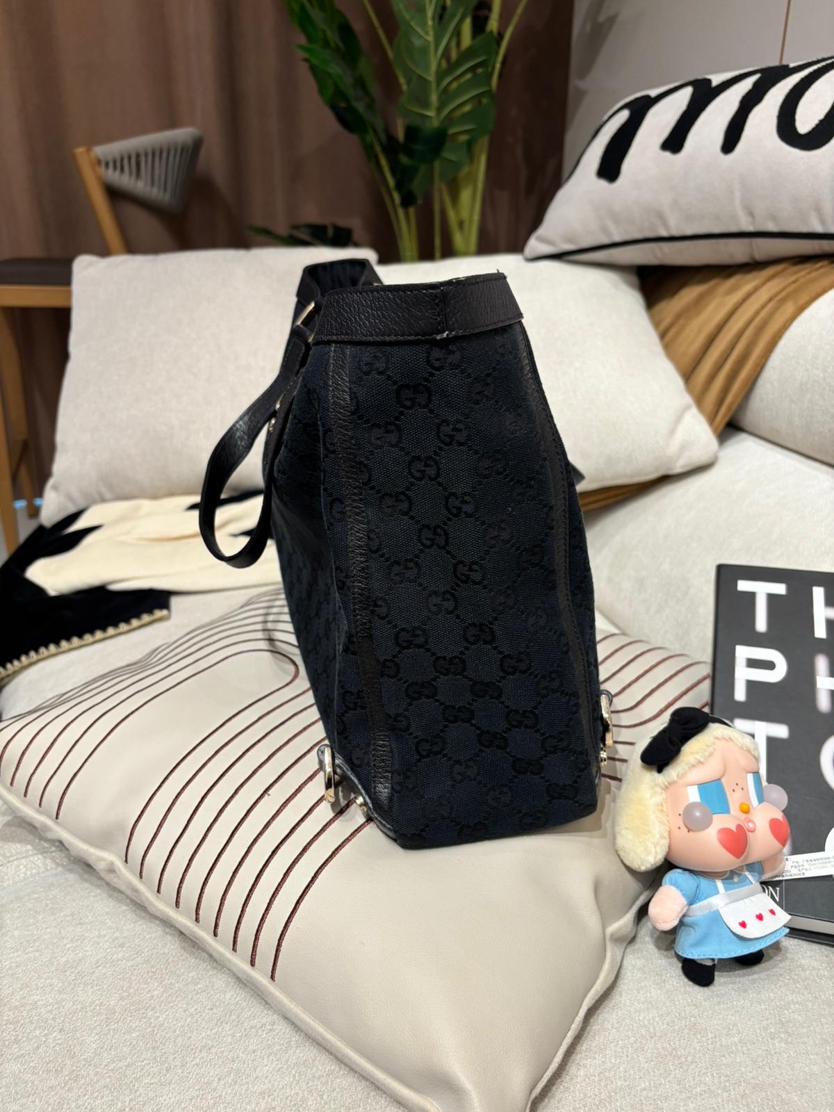 Gucci GG shoulder bag  100%Authentic,95%new✅dust bag