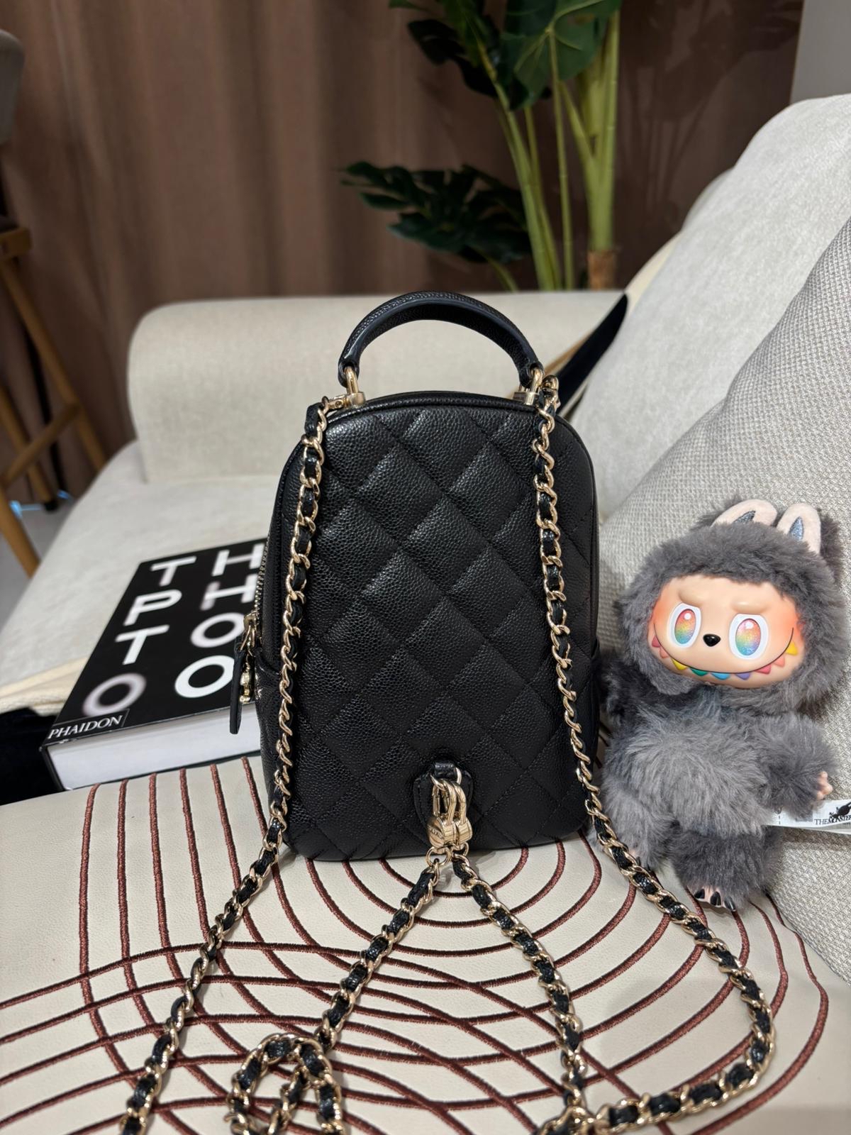 Chanel mini backpack 黑色荔枝牛皮淡金扣迷你背囊24C,100%Authentic,98%new ✅晶片✅dust bag✅box