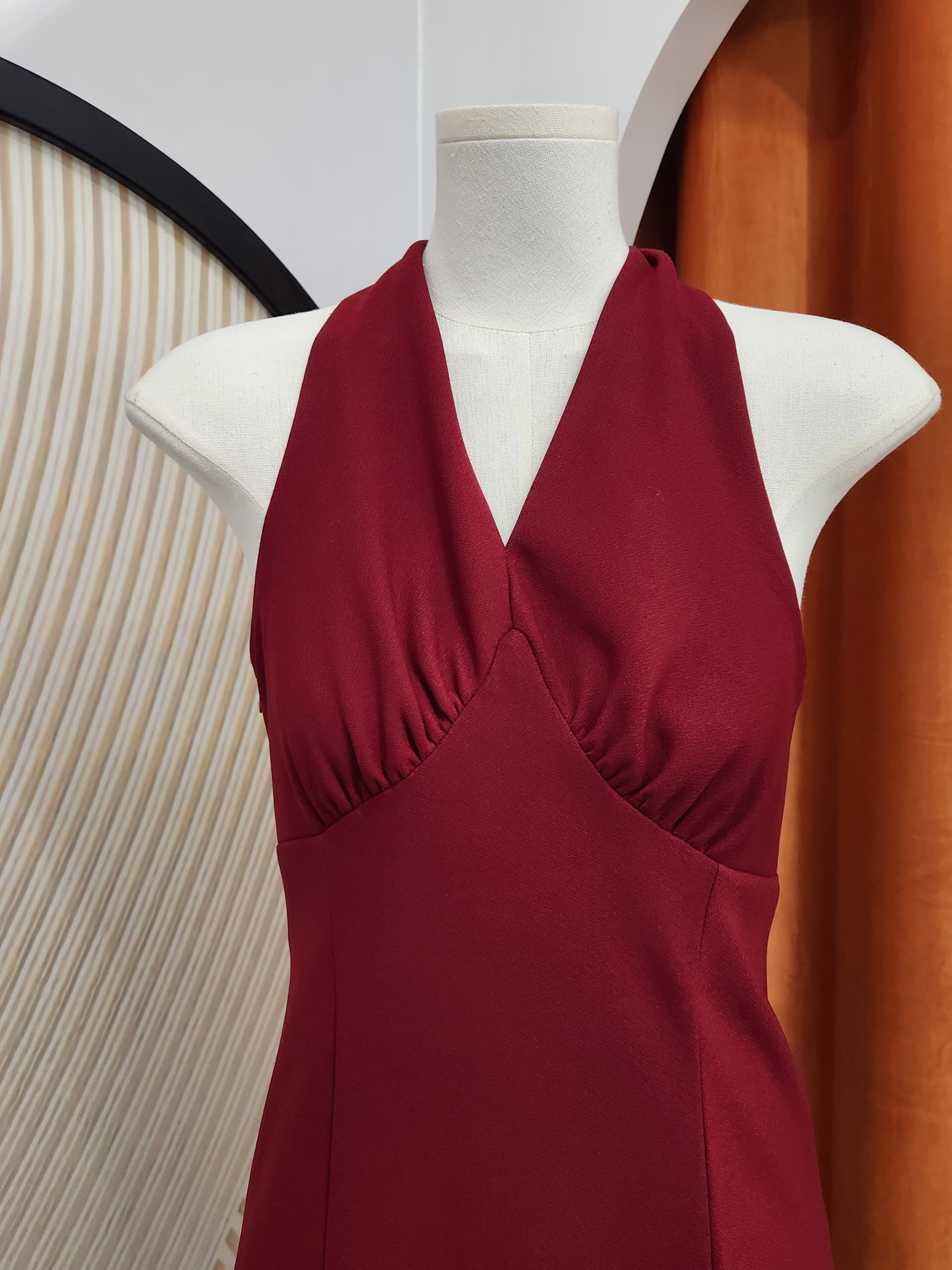 V领挂脖连衣裙 Halter Neck Slim Dress