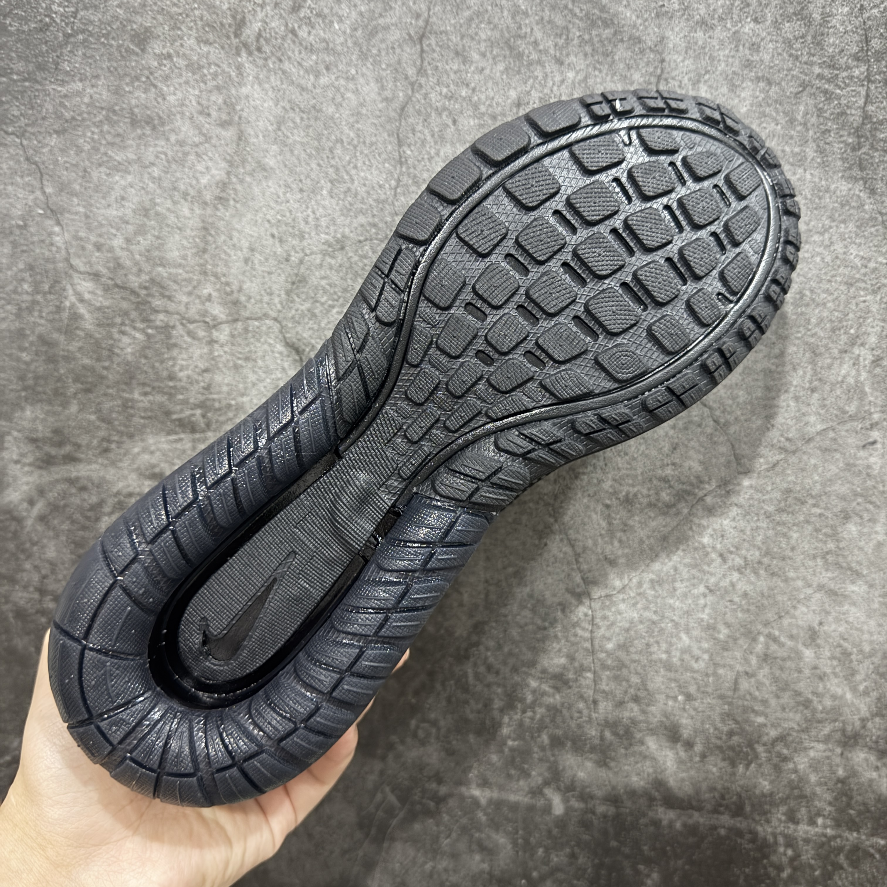 Nike Air Max Phoenix FZ5307-004