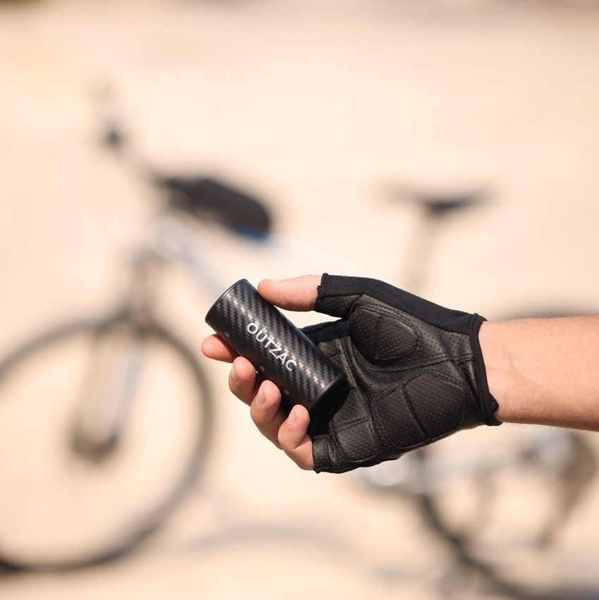 OUTZAC 3合1 掌上型電動氣泵 (150PSI / 自動停機 / 自行車專用) OUTZAC 3-in-1 Mini Electric Bike Pump (150PSI / Power Bank / LED Light)