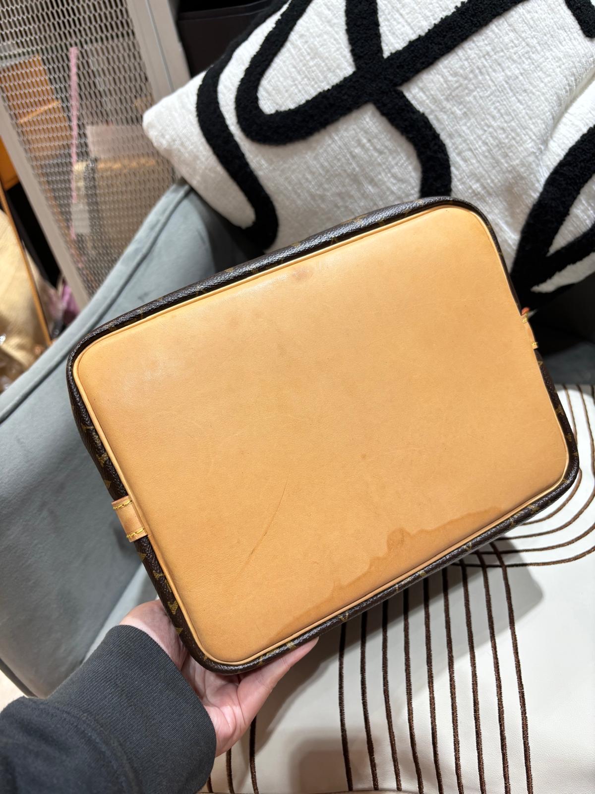 LV petit noe Bucket Bag Monogram 100%Authentic, 90%New 