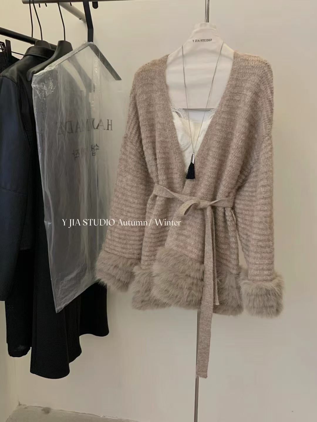 4433 名媛风羊毛绒毛衣外套