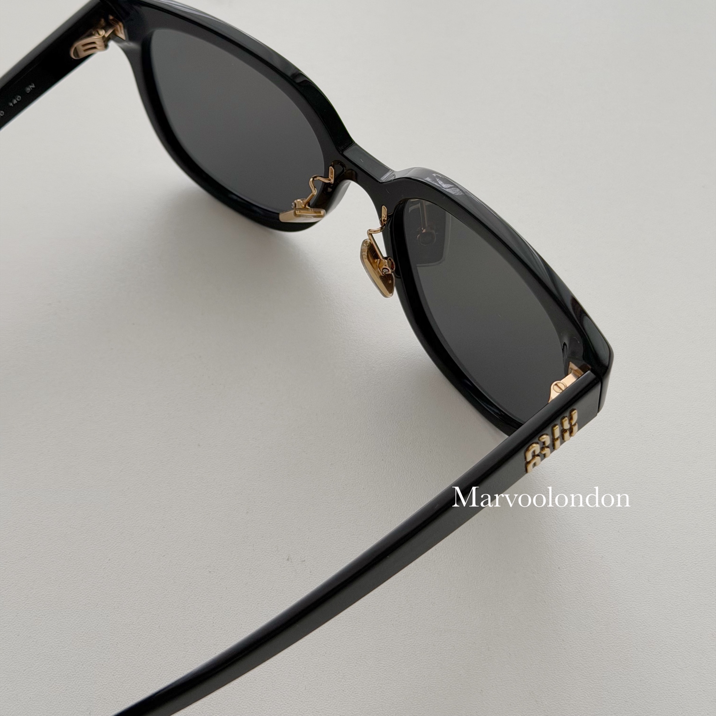 折扣✨訂貨📮MIUMIU 太陽眼鏡 顯臉細款!