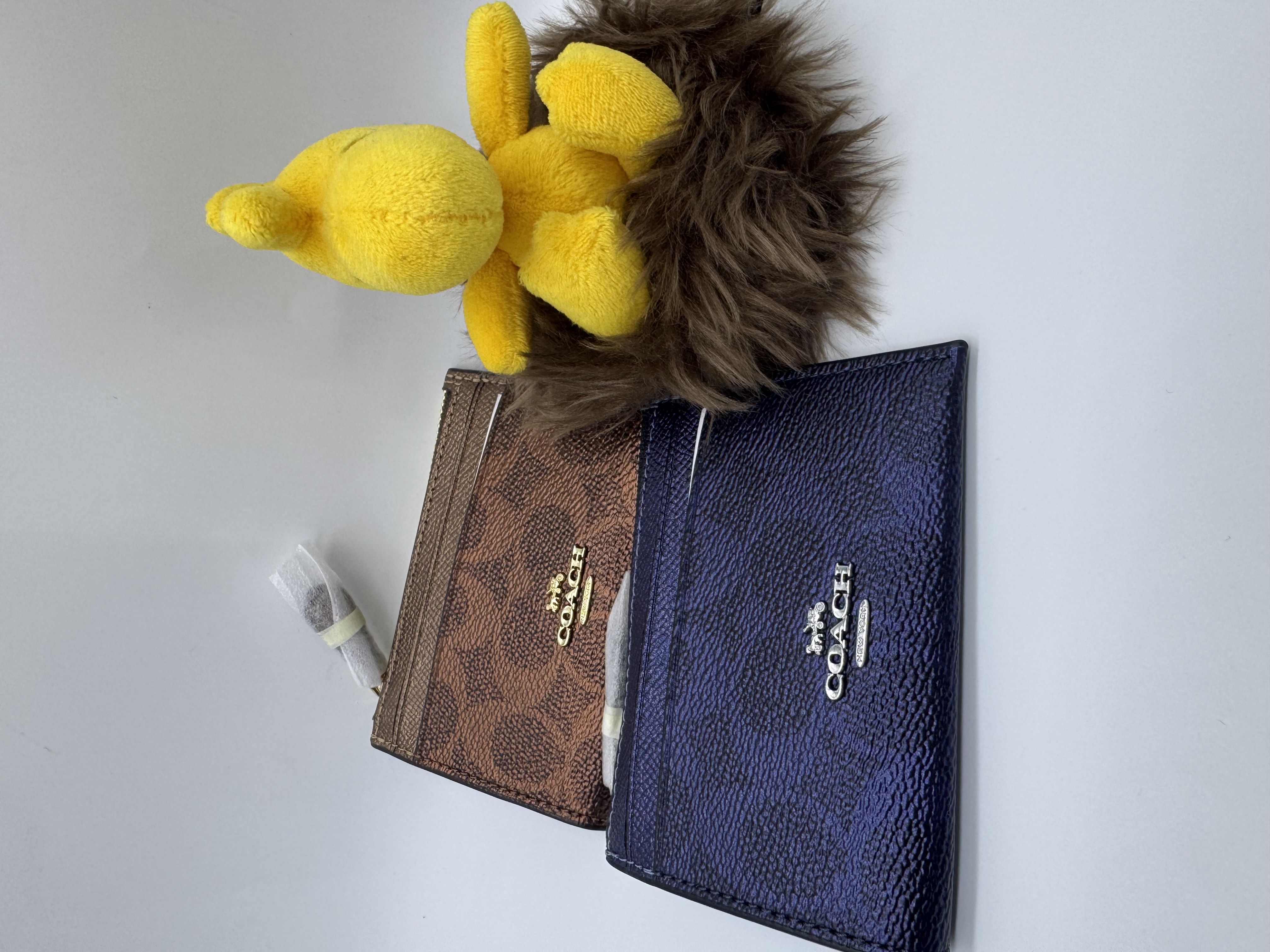 🇺🇸🇨🇦✈️Coach outlet 金屬色signature c pattern 拉鍊匙扣卡包現貨🤎💙 🤎💙🤩🤩