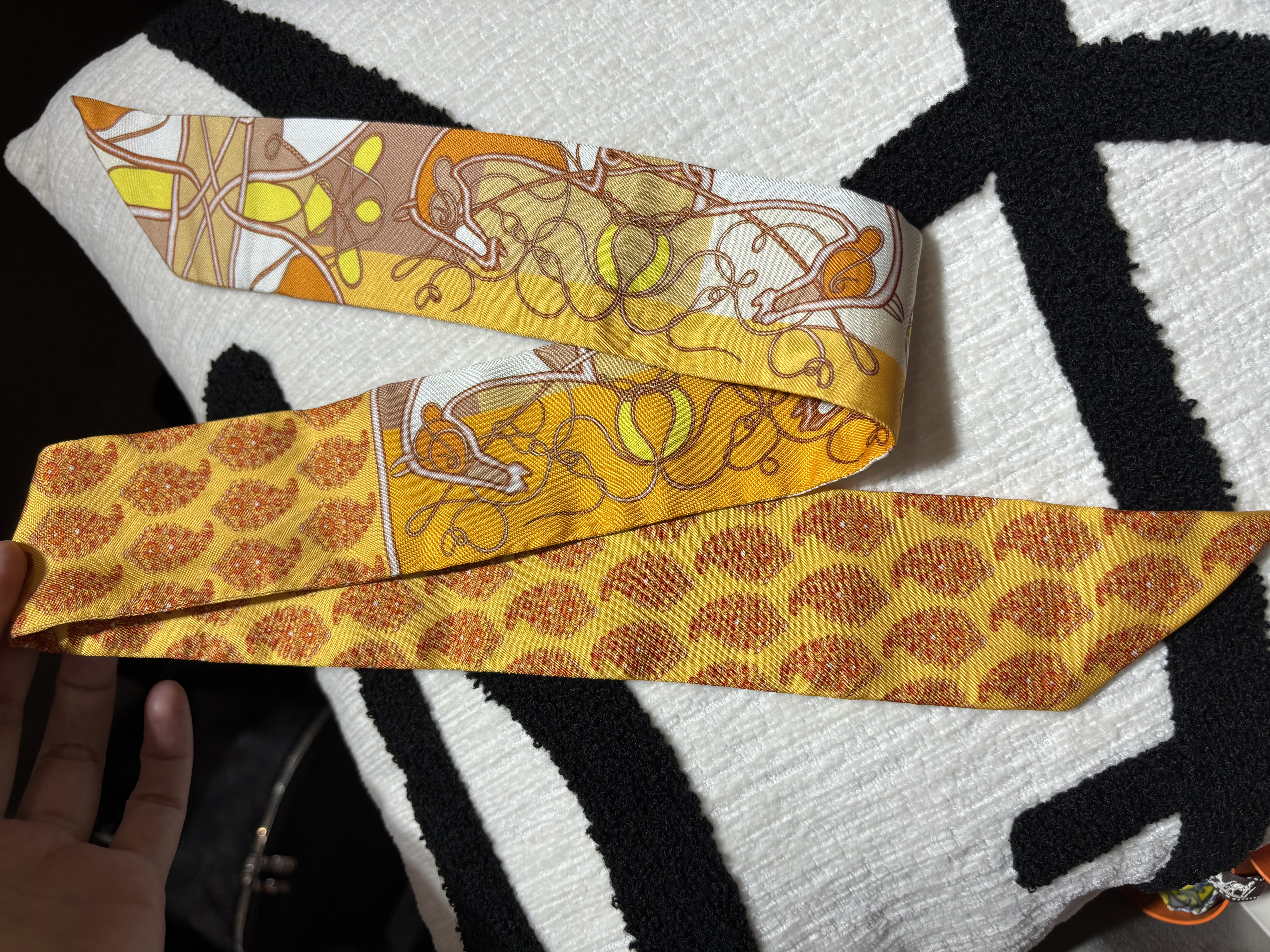 Hermes Twilly 100%silk 100%Authentic,99%new ✅box 