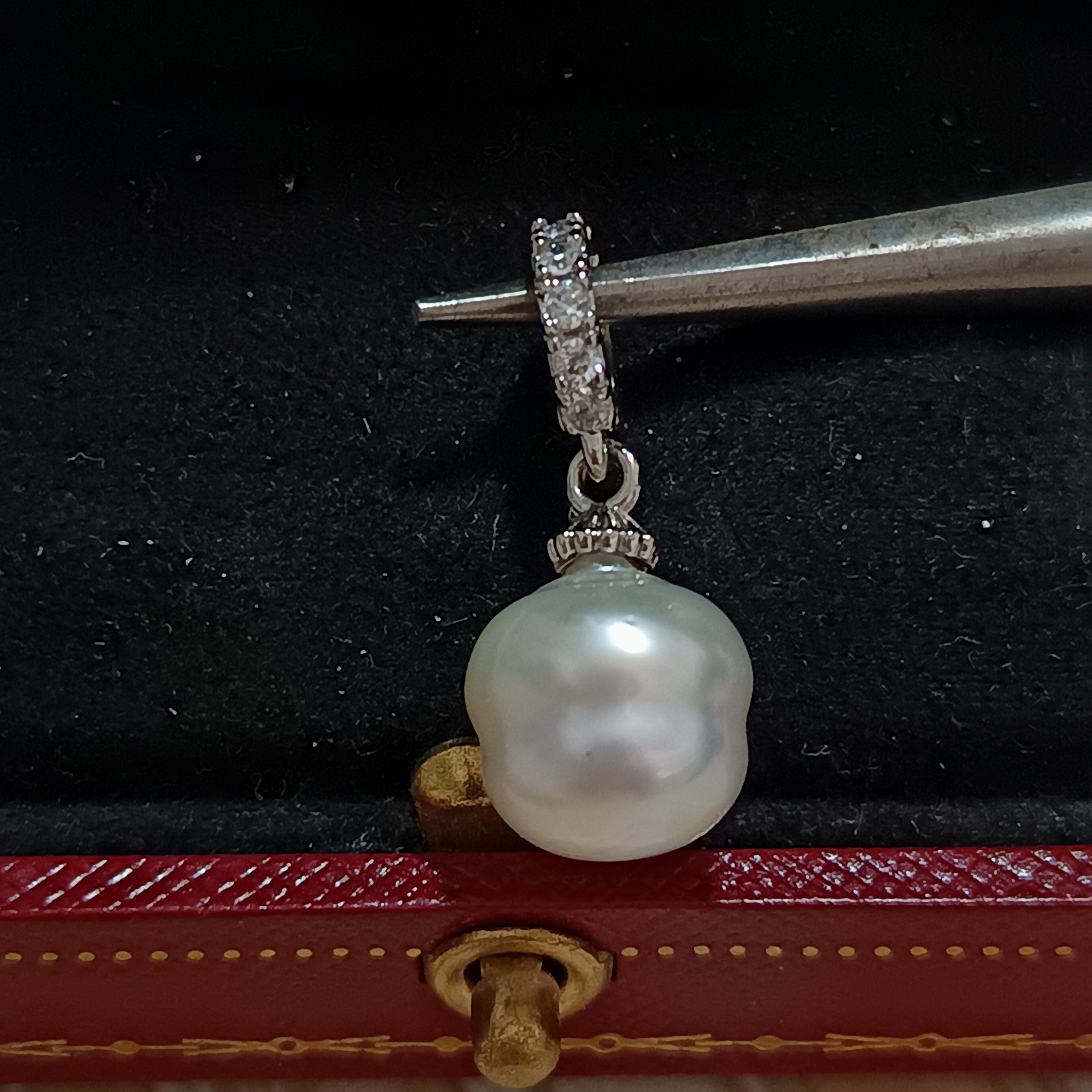 澳白銀白冷光巴洛克海水珍珠注白金開口扣吊墜