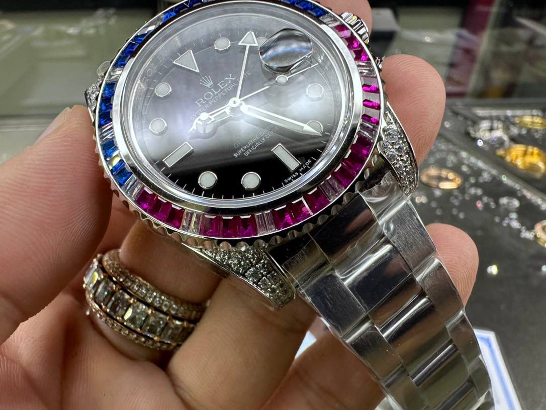 出货实拍🚚💯 劳力士 GMT 改装罗渣同款 整表包裹18K白金 厚金 金光闪闪 细节分享 (承接市场镶嵌南非真钻 18K金 24K包真金 包金效果就是用最少的钱达到K金效果真金包裹表面永不掉色）🤟🏻🔥